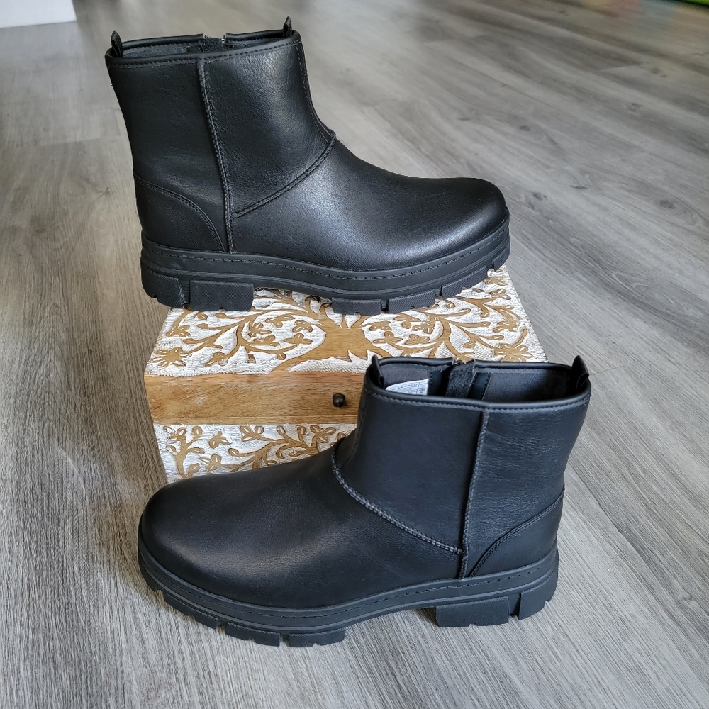 UGG Men's Skyview Classic Leather Boot